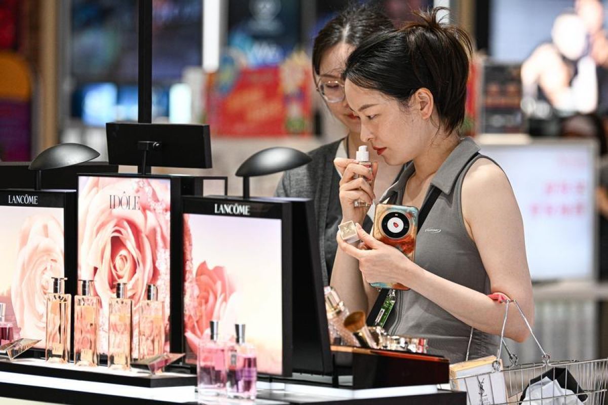 Penjualan bebas bea di lepas Pantai Hainan capai 41 miliar dolar AS