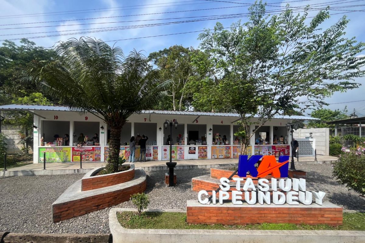 Mobilitas Meningkat, KAI Perluas Akses Usaha bagi UMK di Area Stasiun