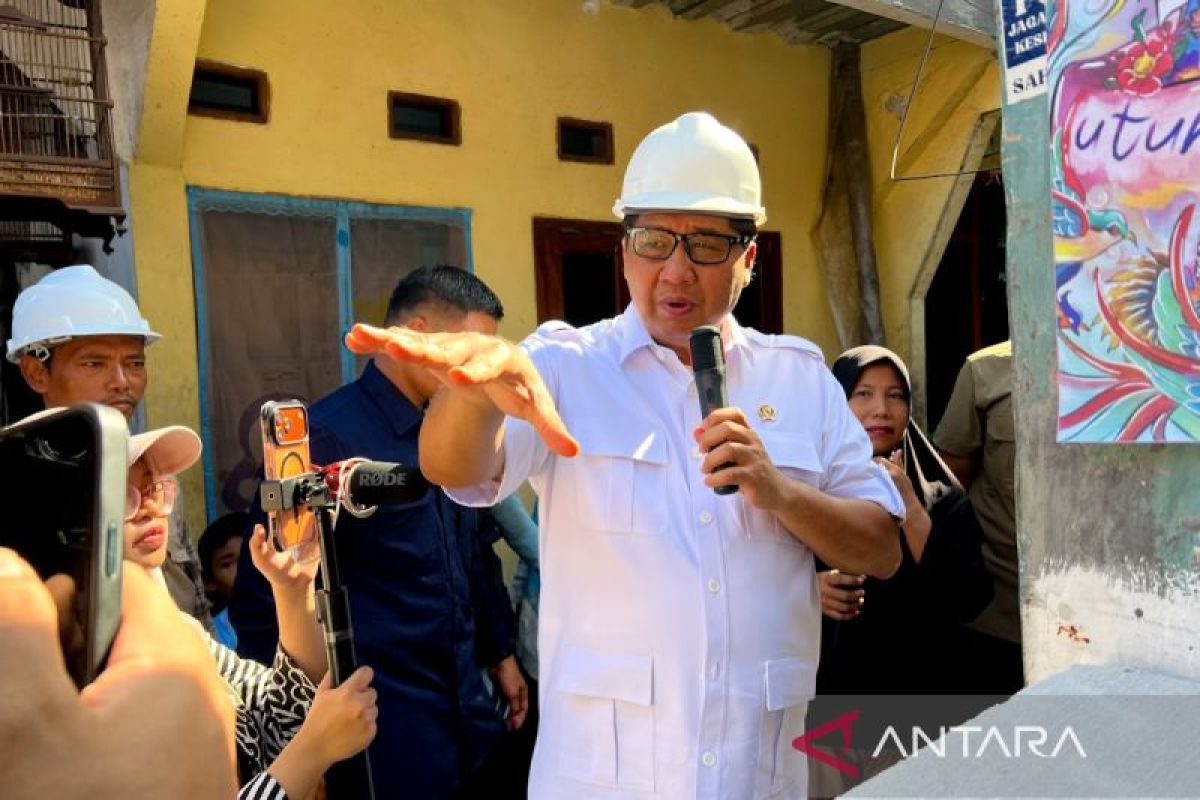 Maruarar tekankan pemberdayaan UMKM di lokasi penataan kawasan kumuh