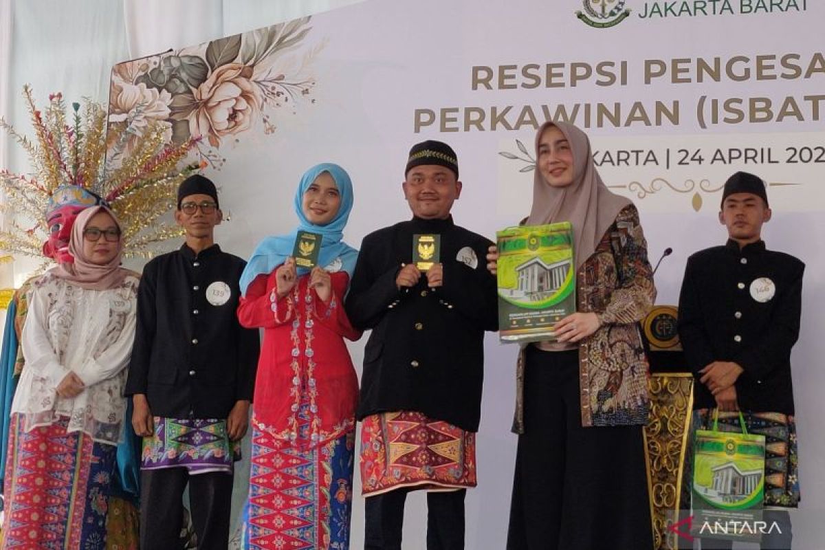 Kejari Jakbar gelar nikah massal gratis, beri pasutri kepastian hukum