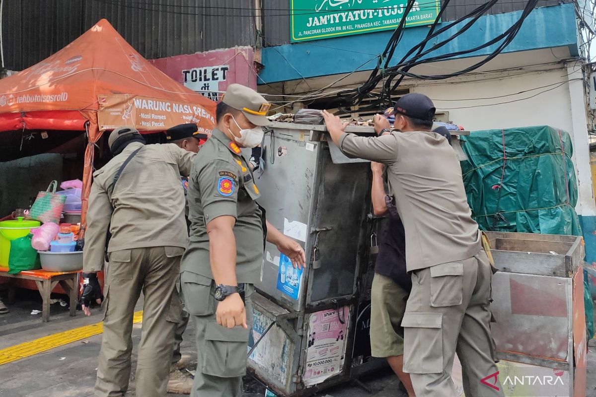 Penambahan personel Satpol PP harus dibarengi perbaikan sistem kerja