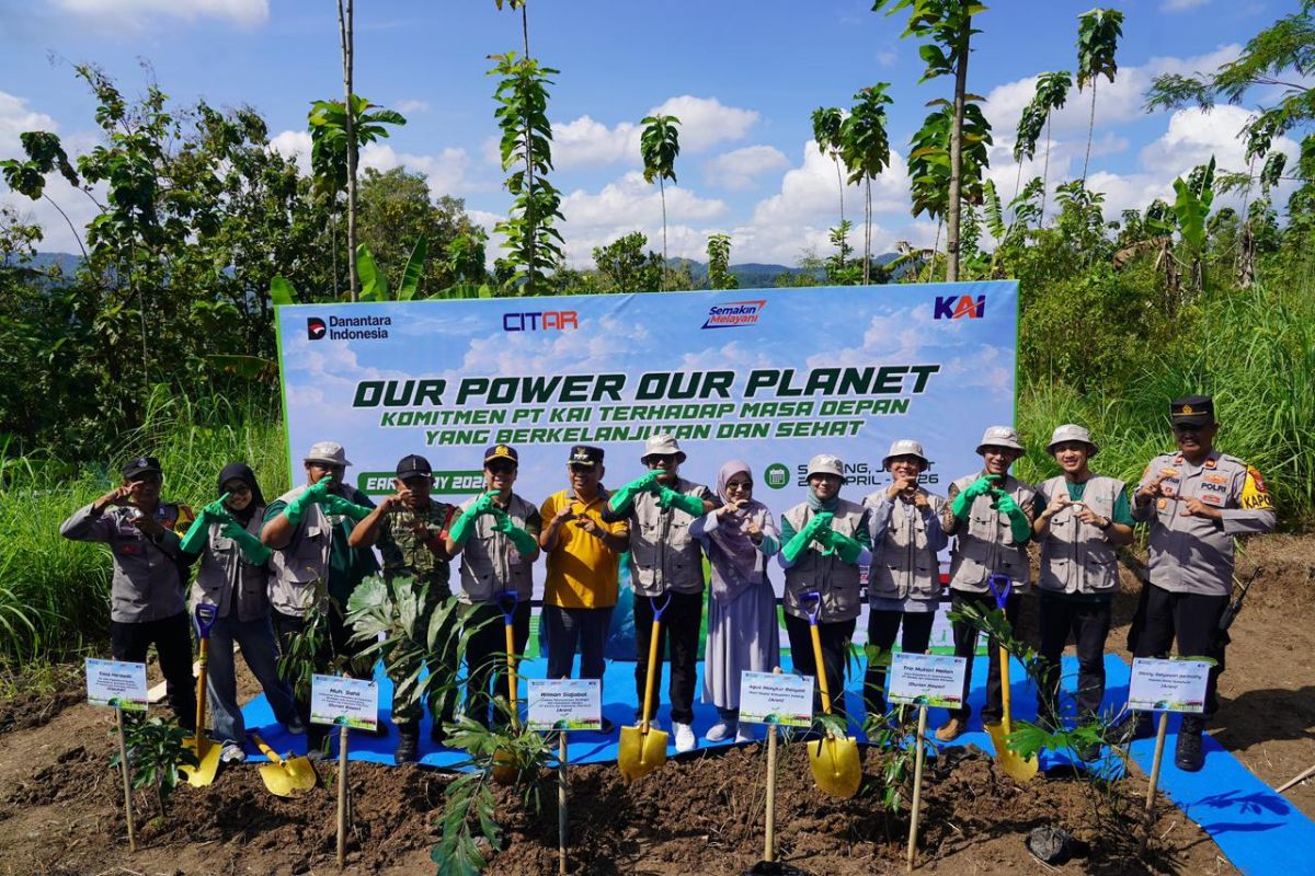 KAI Gelar Seremoni Penanaman 4.500 Pohon di Subang, Perkuat Komitmen Lingkungan Berkelanjutan