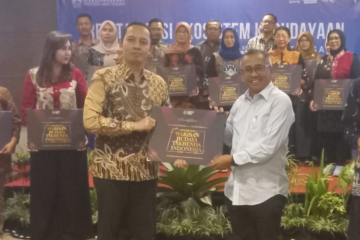 Pemkab Kudus terima sertifikat WBTB "Guyang Cekathak"