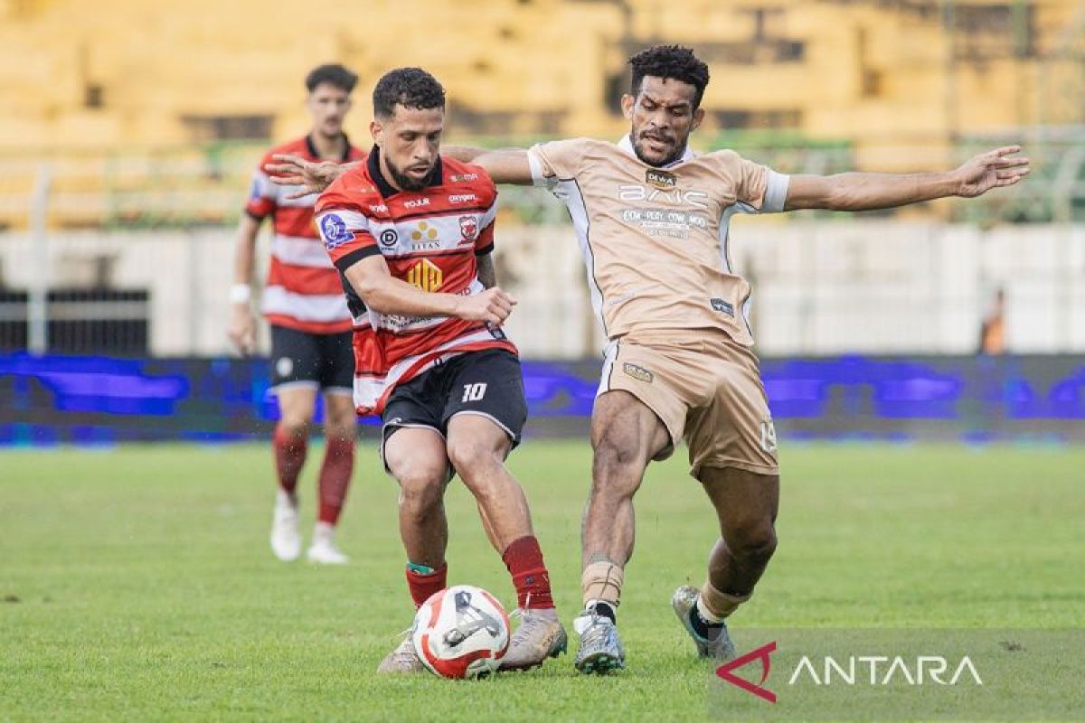 Ricky Kambuaya bawa Dewa United bungkam Madura United