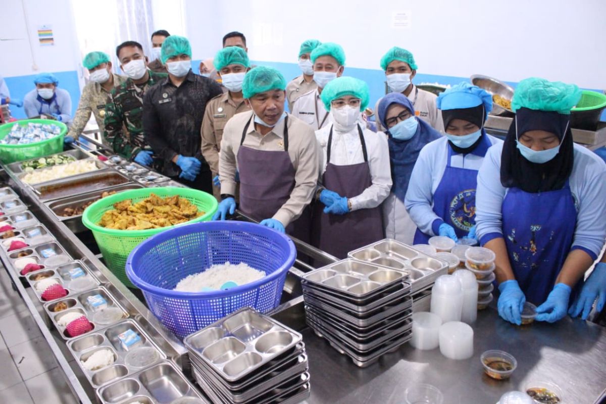 Dari SPPG hingga keluarga, Mendukbangga pastikan MBG 3B tepat sasaran