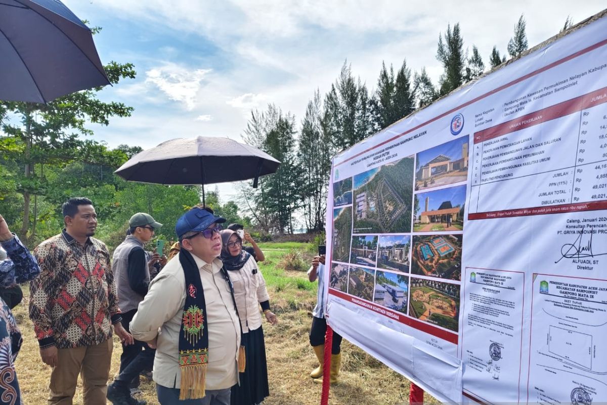 Wamen PKP tinjau lokasi pembangunan kampung nelayan MP di Aceh Jaya