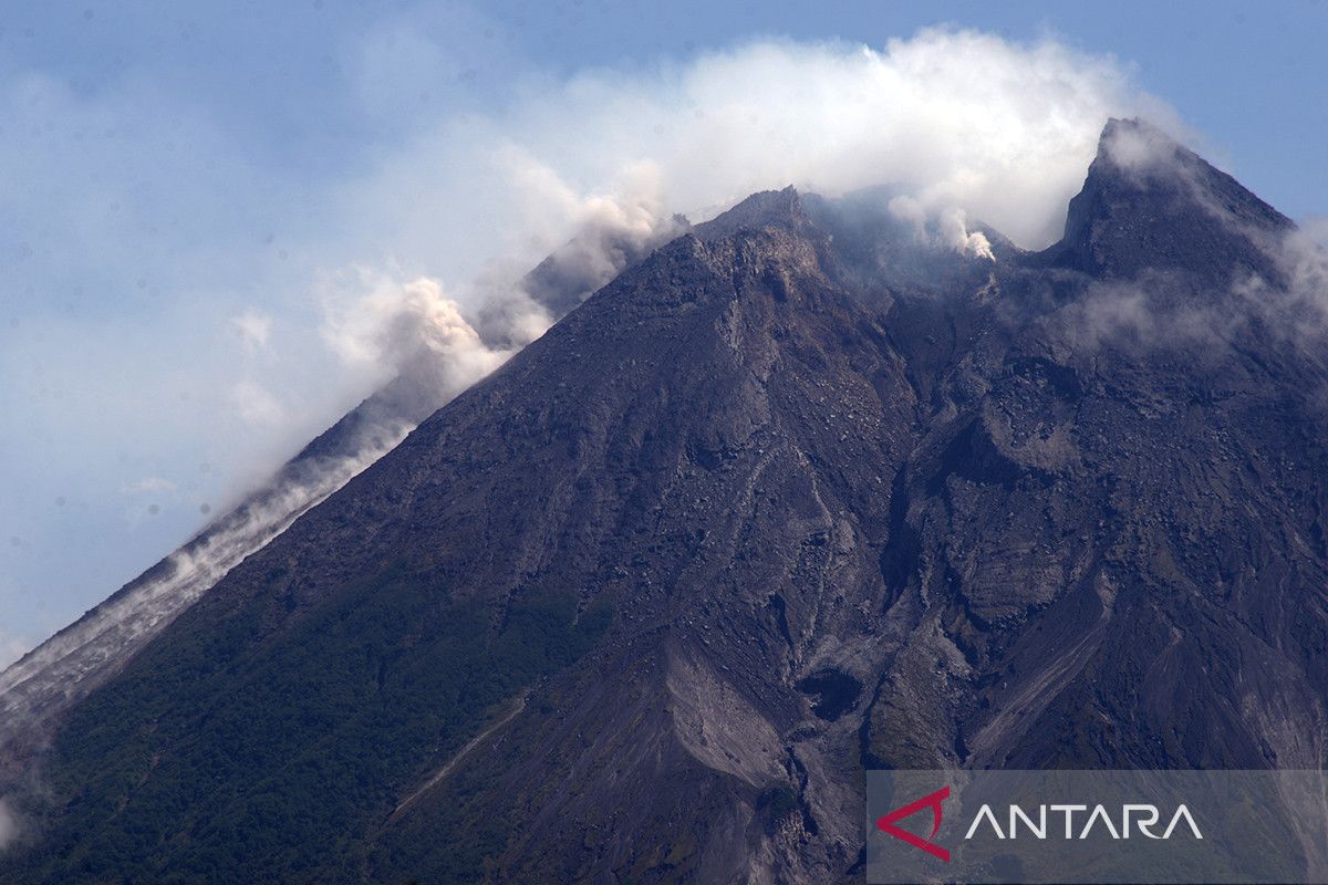Aktivitas guguran lava Gunung Merapi