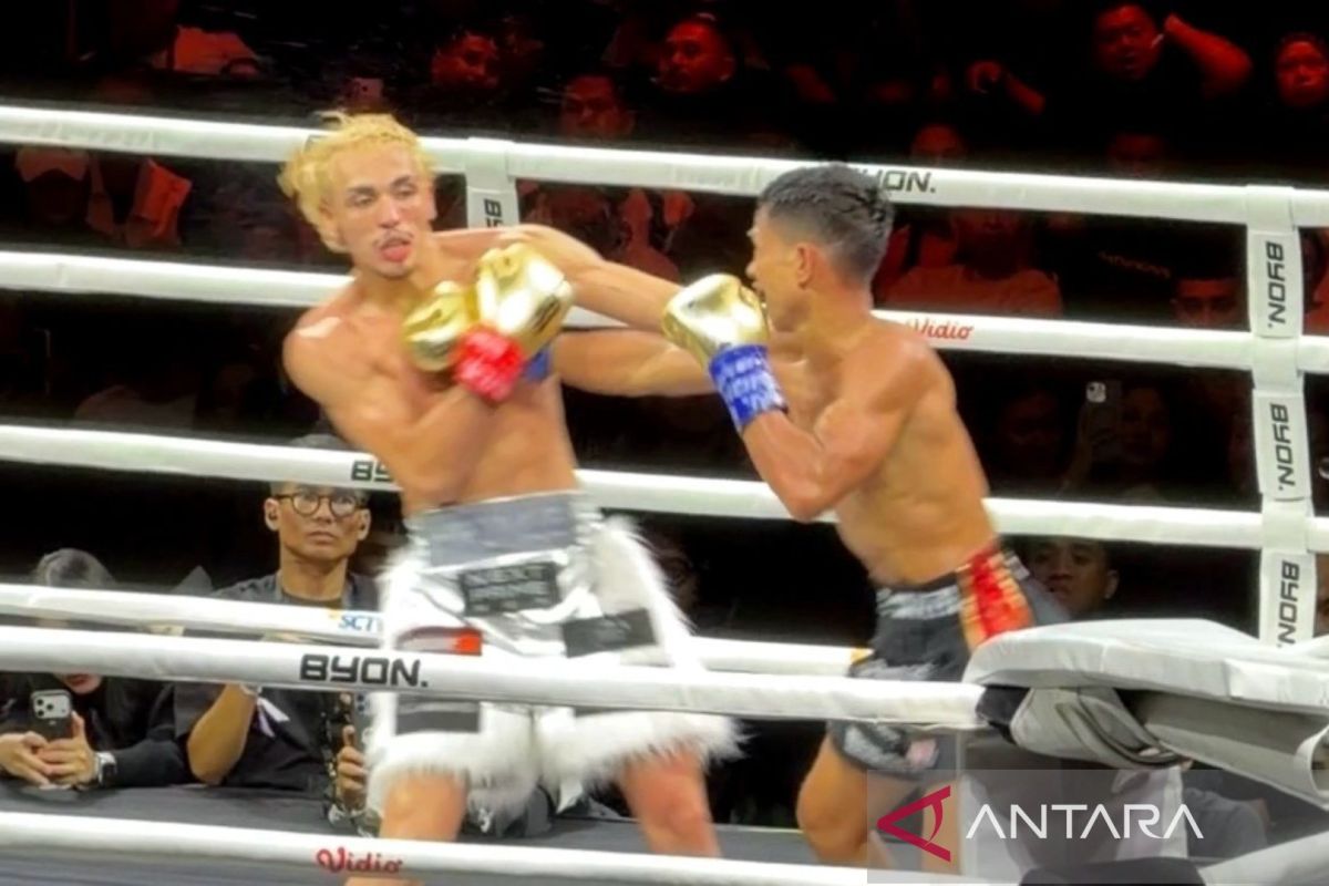 Baku hantam di ring Byon Combat, Putra menang mutlak atas Ronal 