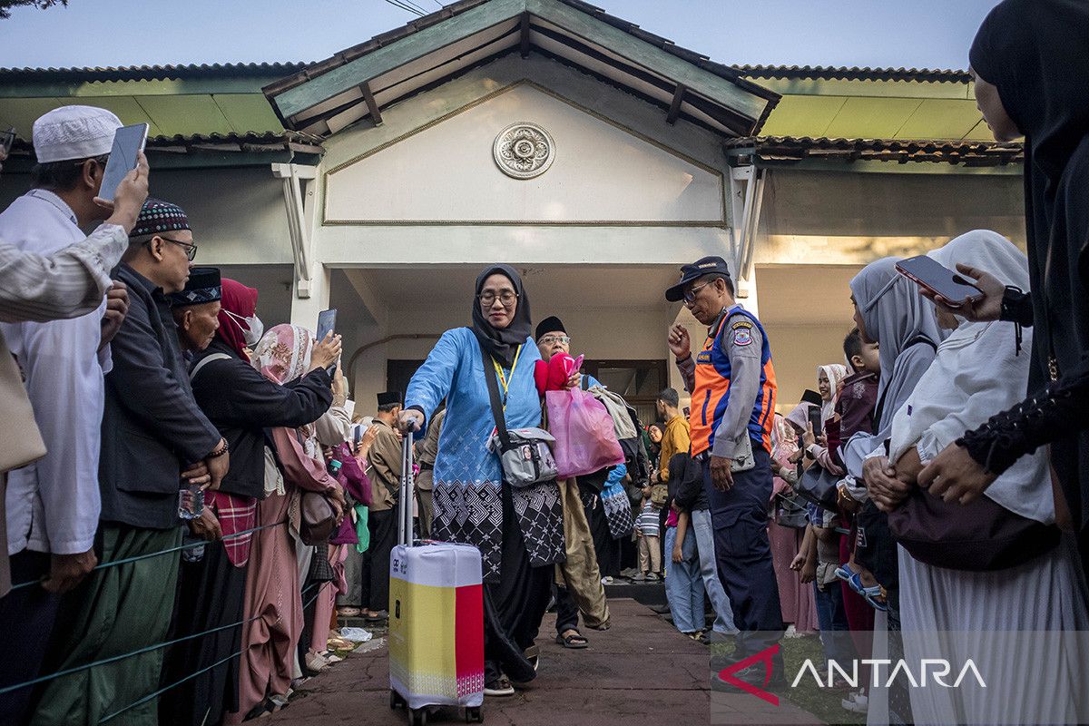 Pemberangkatan jamaah calon haji di Cimahi