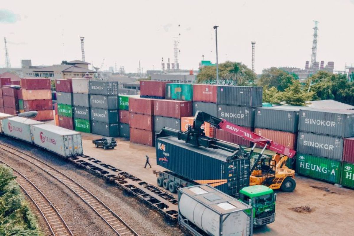 KAI Jakarta angkut 808 ribu ton logistik periode Januari-Maret 2026