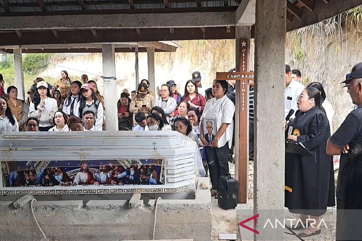 Suasana haru iringi pemakaman mantan Ketua PAN Gumas