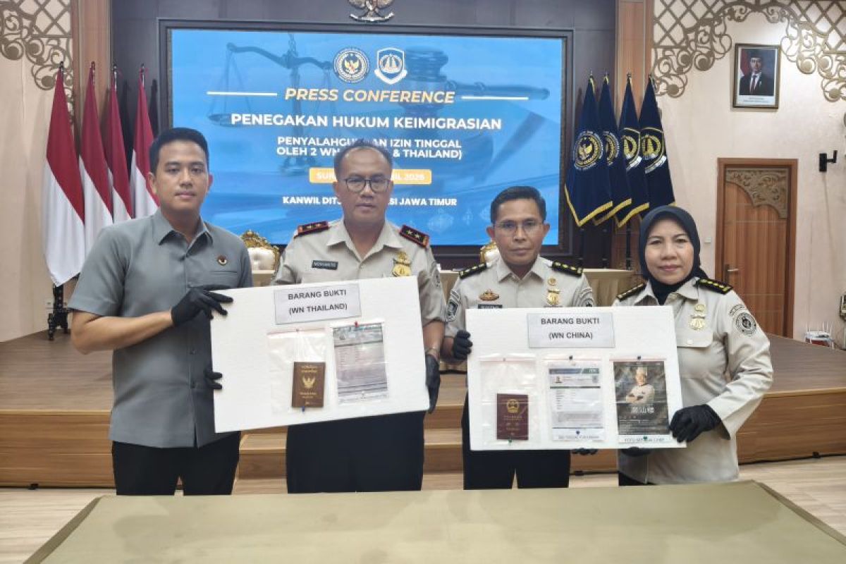 Kanwil Imigrasi Jatim tangkap dua WNA langgar izin tinggal