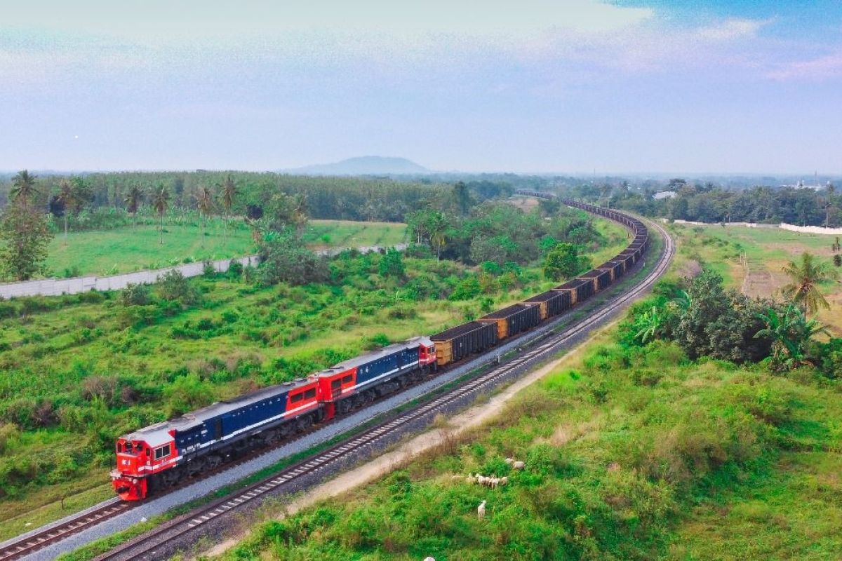 Logistik Lebih Efisien, Kereta Api Perkuat Daya Saing Ekonomi Nasional