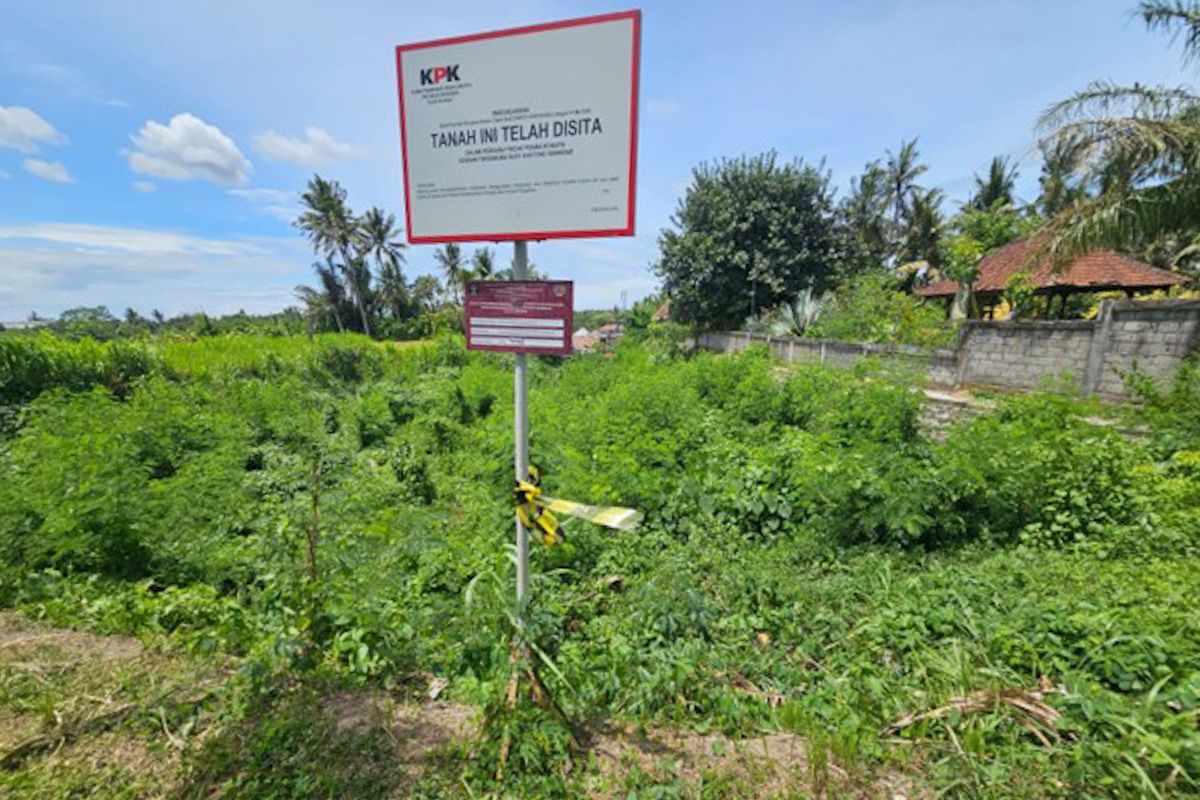KPK serahkan dua bidang tanah senilai Rp2,04 M kepada Pemkab Gianyar