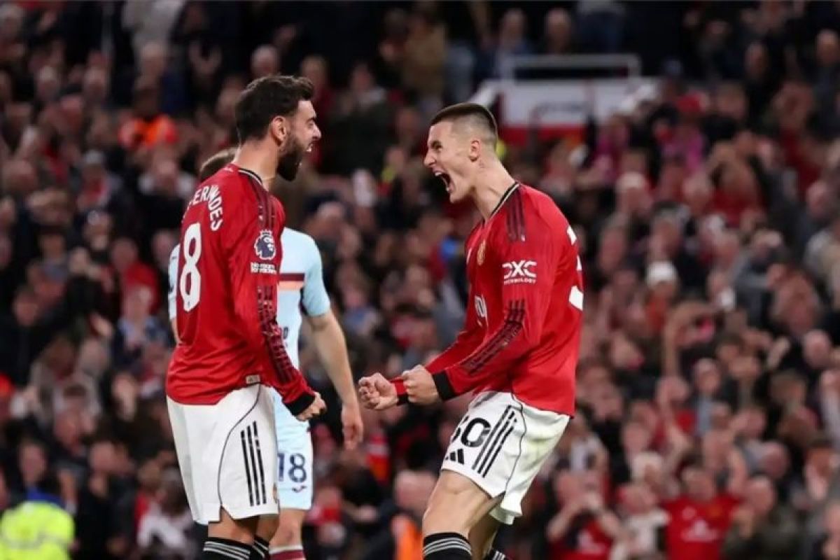 Manchester United kokoh di peringkat tiga usai taklukkan Brentford 2-1