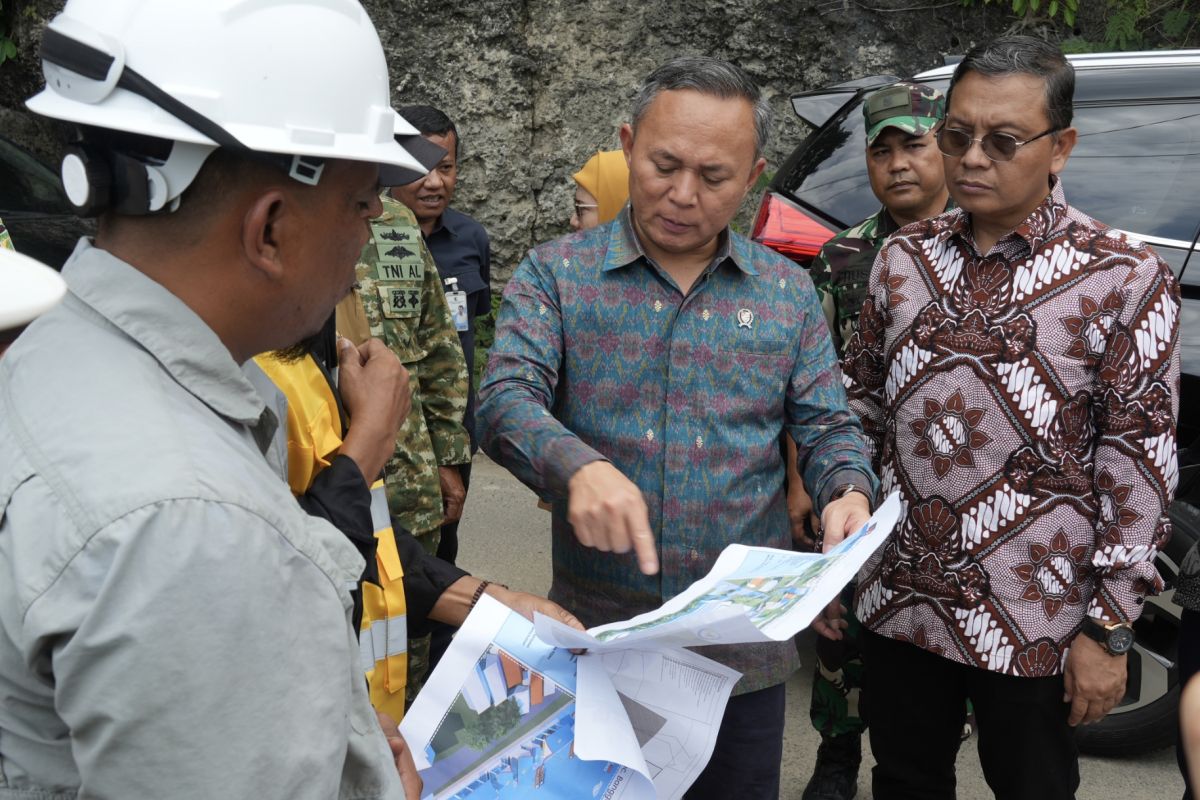 Wamen HAM dorong pemenuhan hak dasar lewat kampung nelayan di Majene