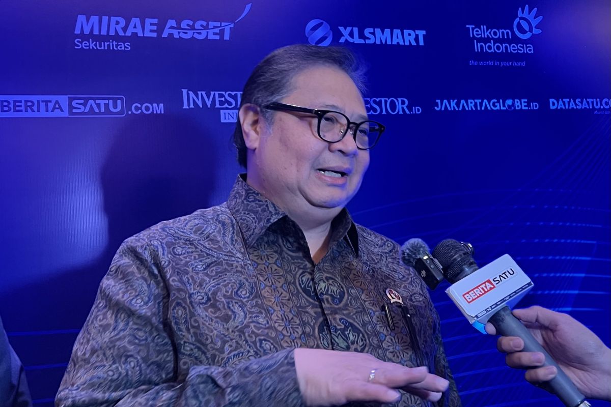 Airlangga minta perusahaan tanggung 30 persen uang saku peserta magang