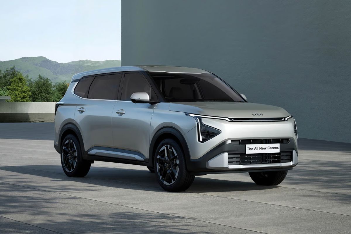 Perusahaan kemukakan beda Kia All New Carens dengan Hyundai Stargazer