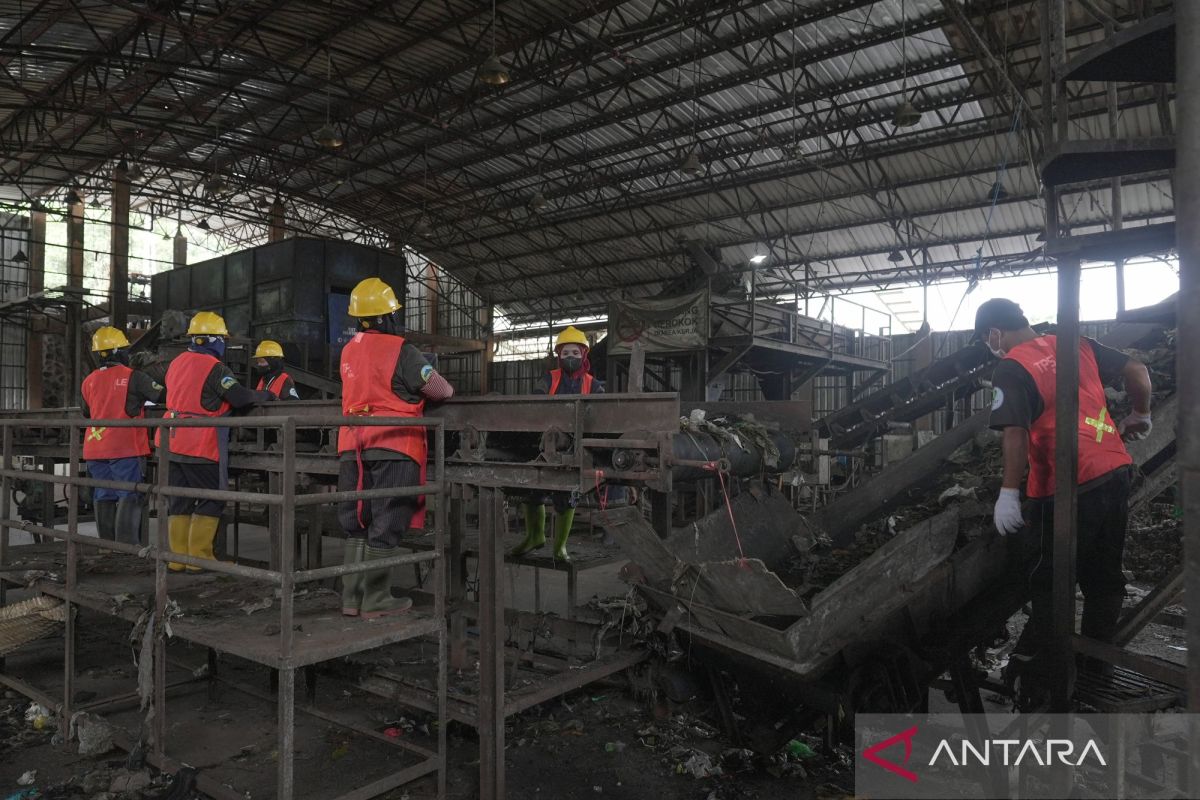 TPST BLE Kaliori di Banyumas mampu olah sampah 80 persen per hari