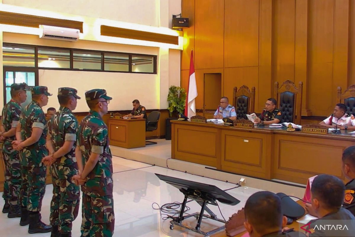 Empat personel TNI didakwa siram Andrie Yunus untuk beri "efek jera"