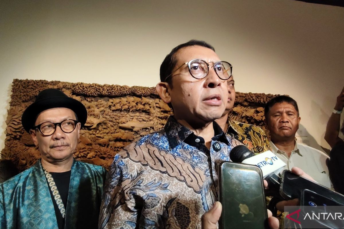 Fadli: Pemasangan chattra tak mengubah apapun dari Candi Borobudur