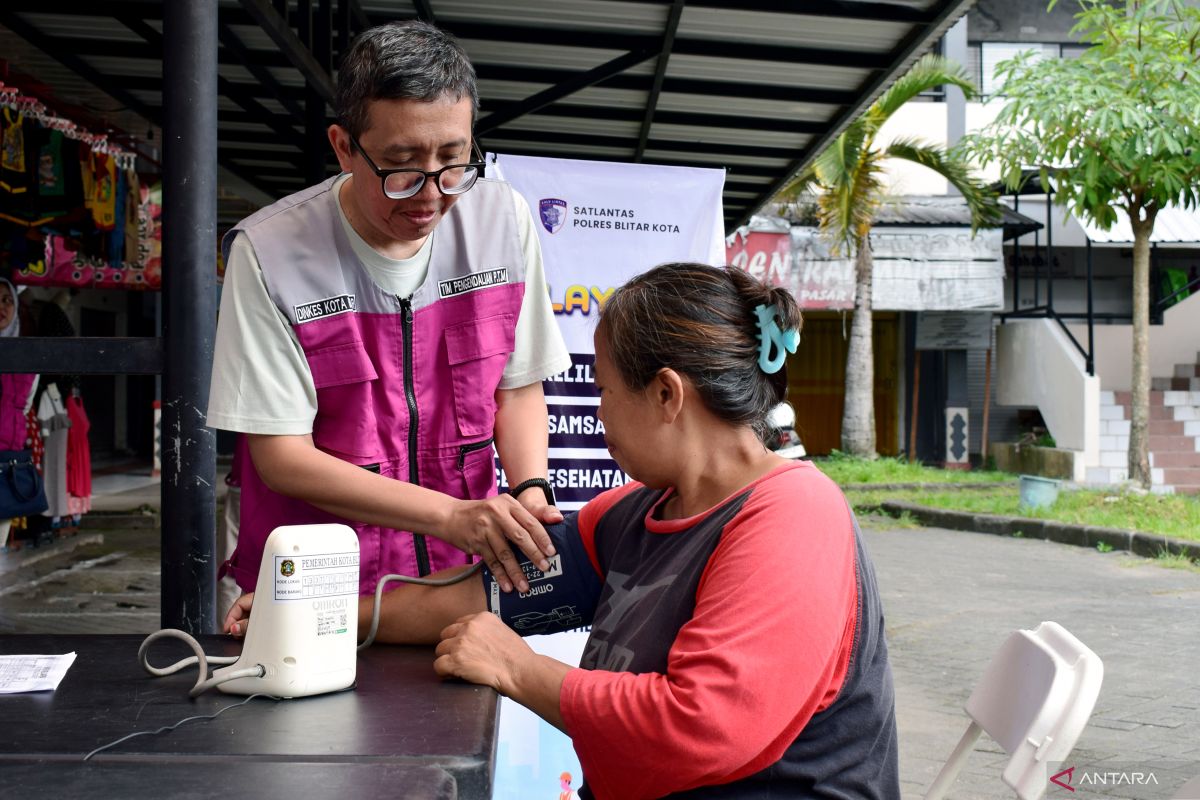 Cek kesehatan gratis bagi pedagang dan buruh pasar