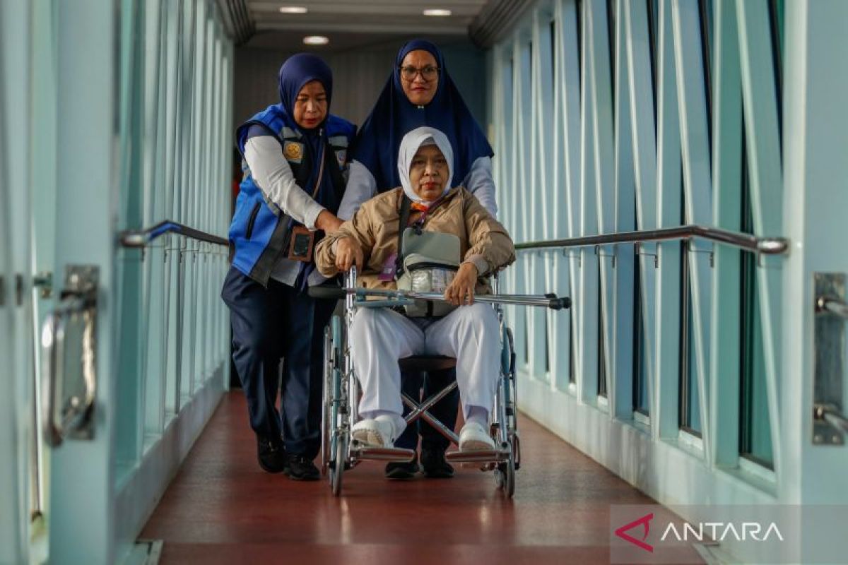 Pemberangkatan jamaah calon haji dari Maluku Utara