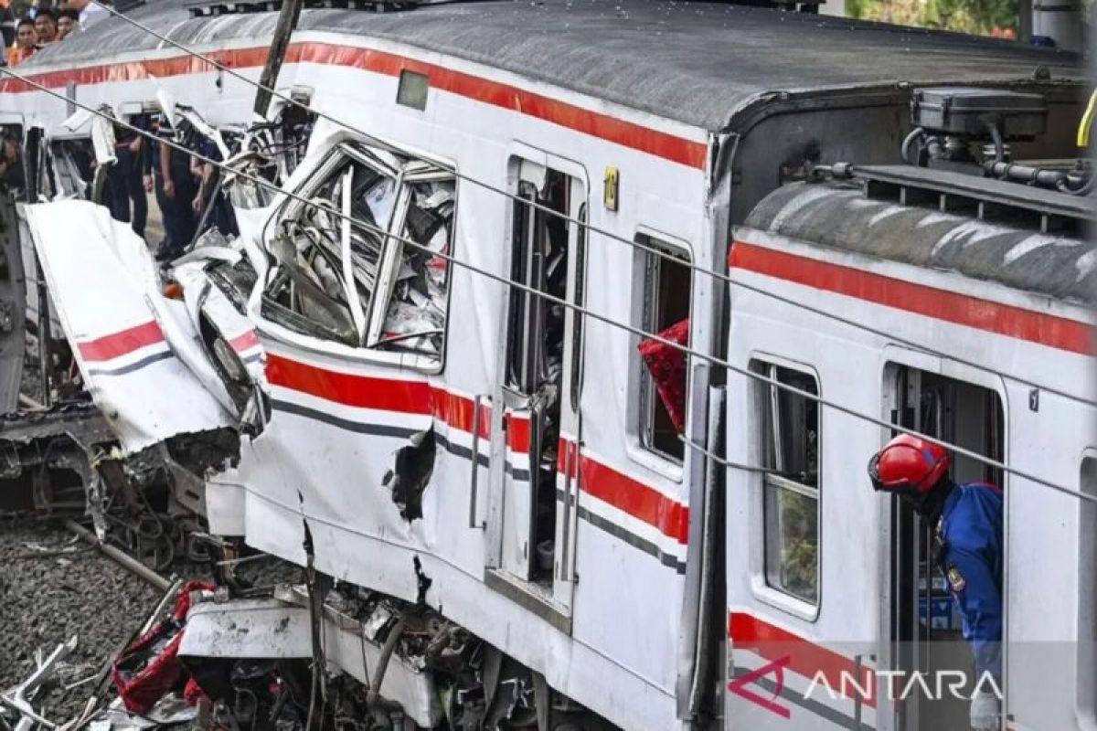 Polisi periksa sopir taksi listrik dan petugas KAI terkait kecelakaan