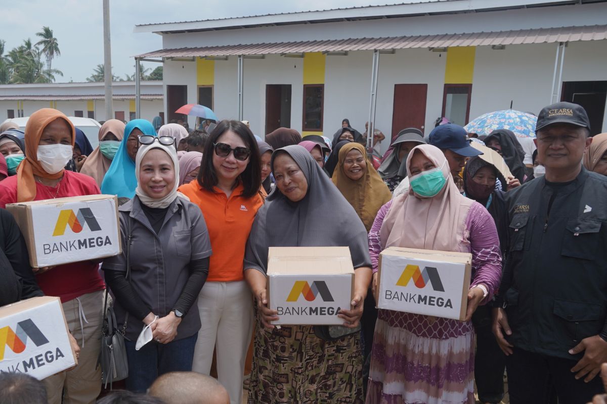 Bank Mega salurkan donasi Rp127 juta ke 820 penyintas bencana di Aceh
