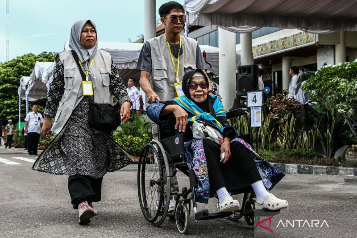 Kemlu RI tangani kecelakaan lalu lintas jamaah haji Indonesia di Saudi