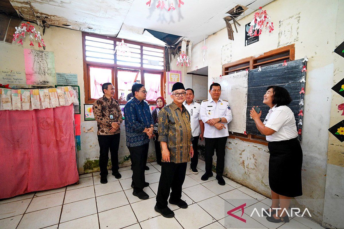 Revitalisasi SD Negeri Sinuian Minahasa gerakkan ekonomi lokal