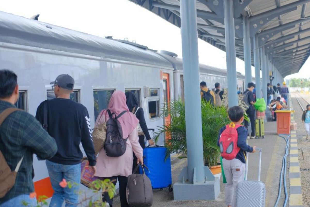 KAI Palembang tambah kereta eksekutif KA Sindang Marga, antisipasi lonjakan penumpang Hari Buruh 2026