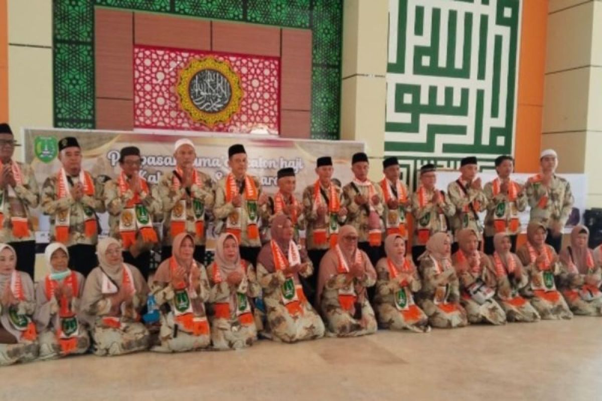 Wabup tekanan disiplin dan jaga kesehatan ke Jamaah Calon Haji Sukamara