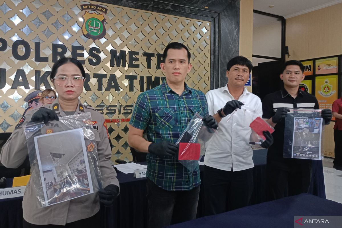 Pembobol plafon di Jaktim jual murah laptop untuk kebutuhan harian