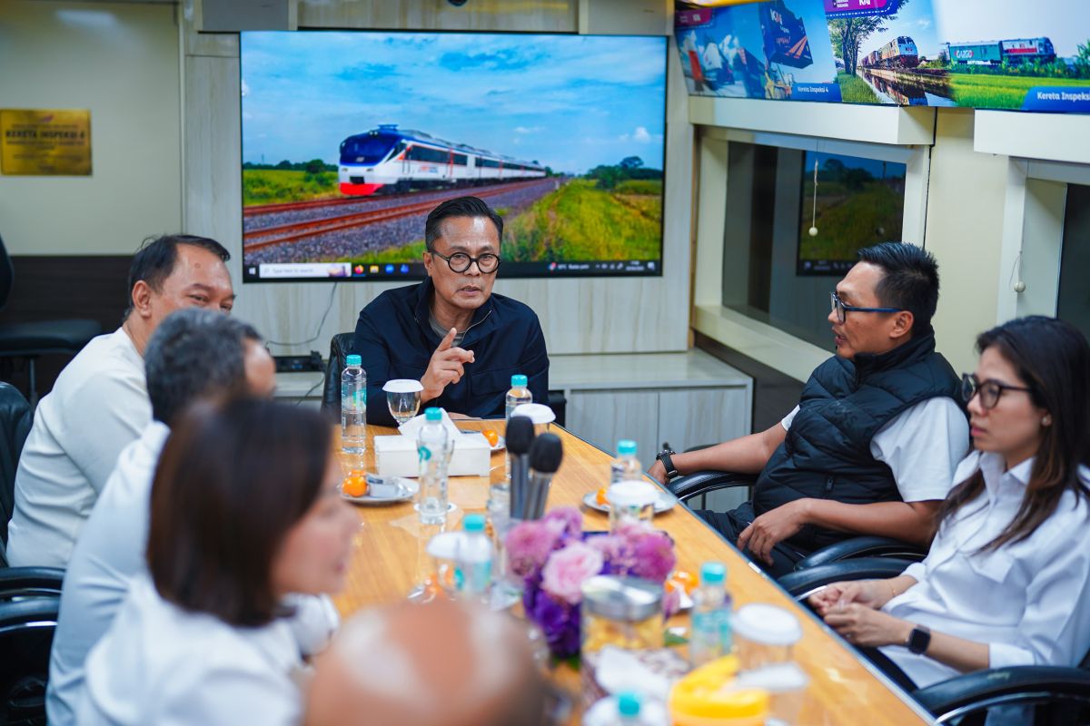 Kepala BP BUMN pastikan layanan kereta api aman dan nyaman