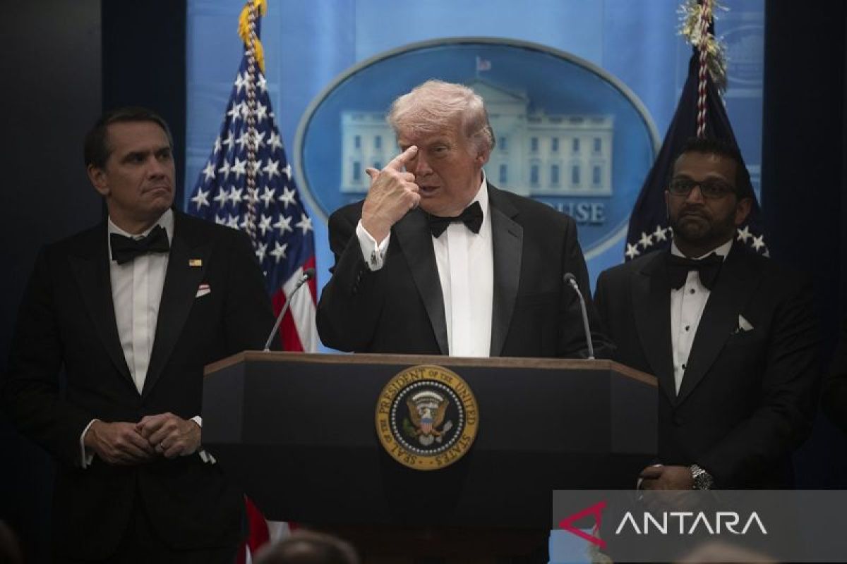 Trump cari dukungan, bentuk koalisi baru demi buka Selat Hormuz