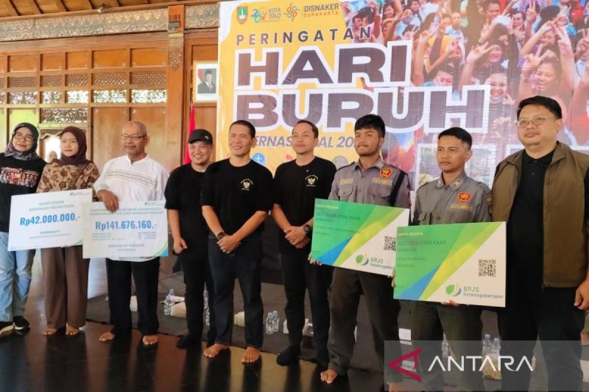 BPJS Ketenagakerjaan Surakarta ikut ramaikan peringatan Hari Buruh 2026 di Solo