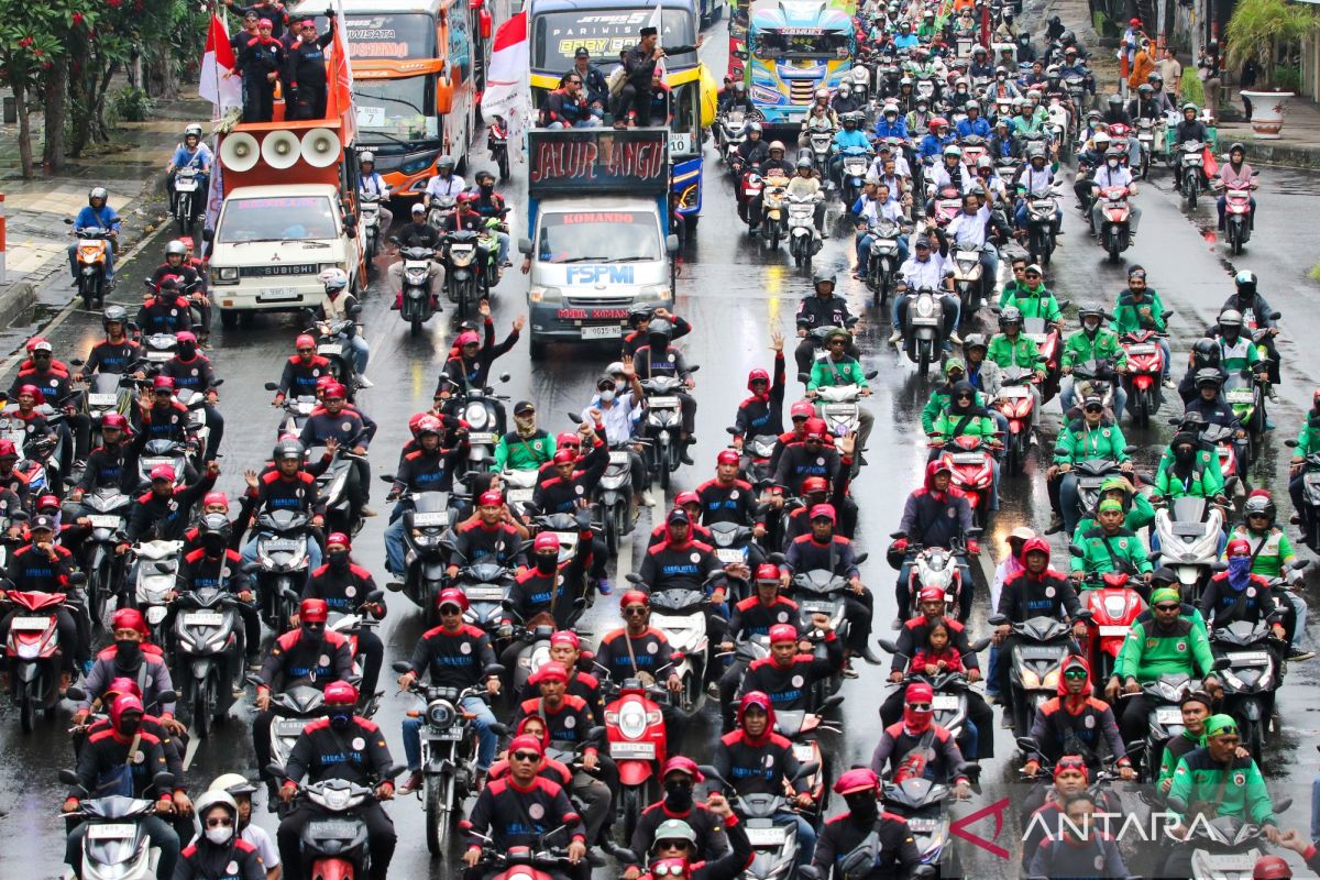 Aksi May Day di berbagai daerah di Indonesia