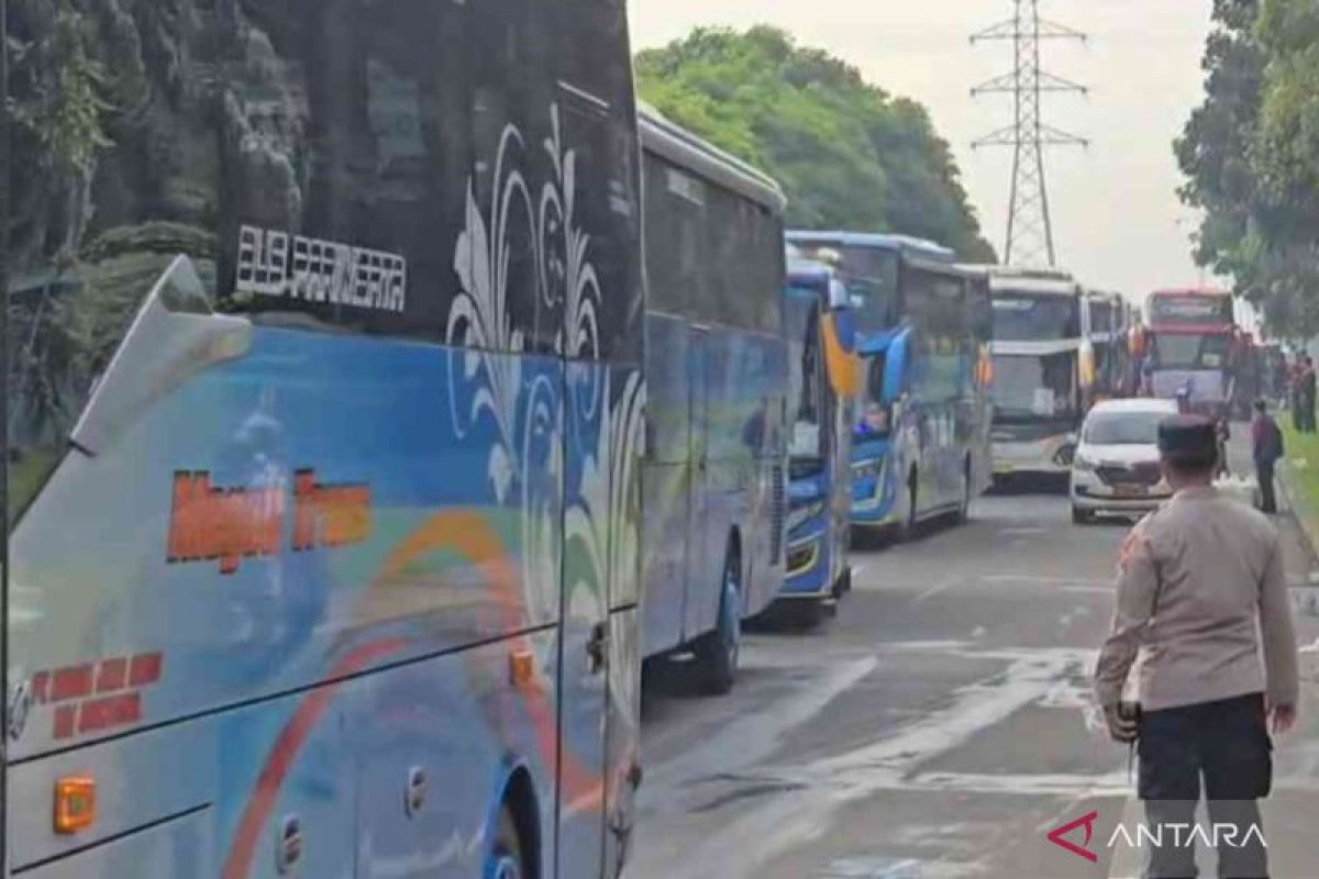 18.860 buruh Cikarang bergabung di Monas peringati May Day