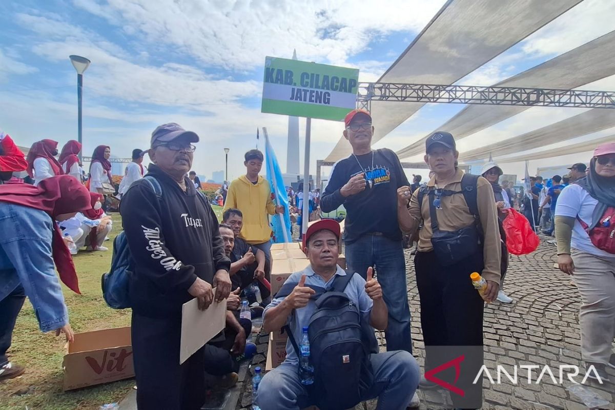 Cerita buruh naik bus 9 jam demi ikut acara May Day di Monas