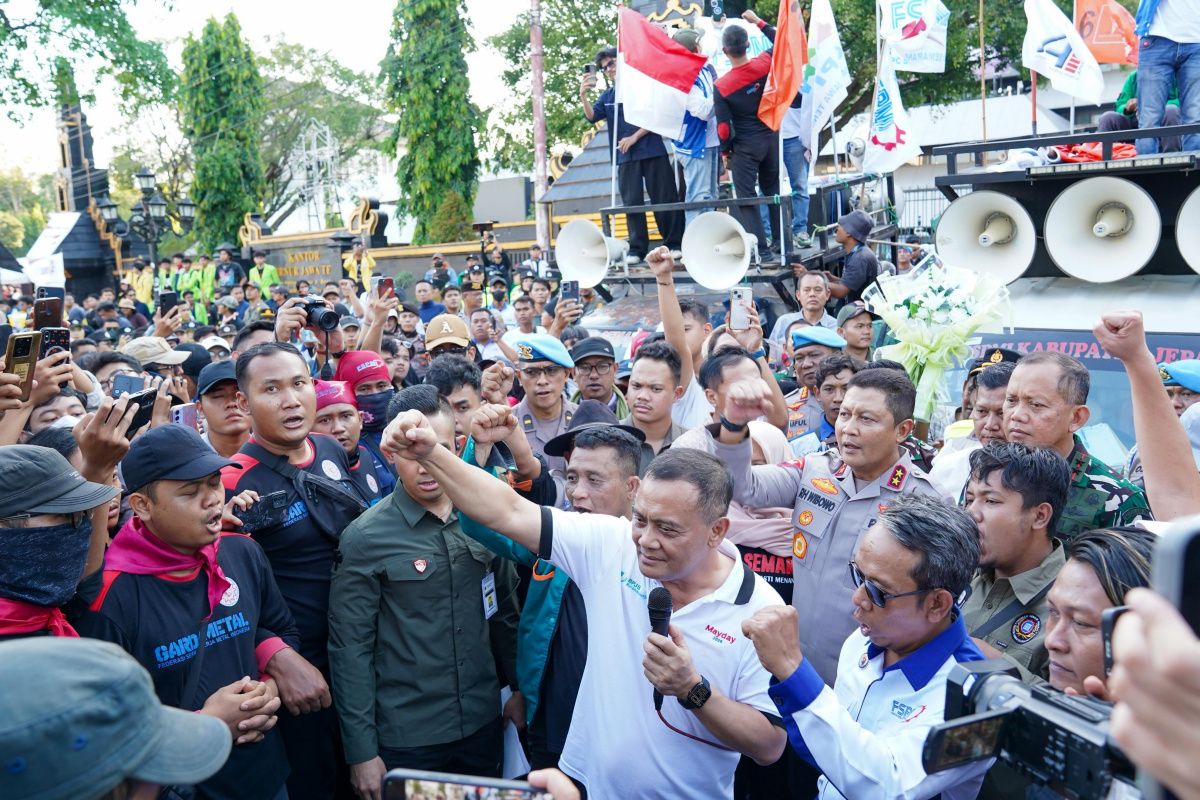 Gubernur Jateng apresiasi aksi buruh aman dan tertib di Semarang