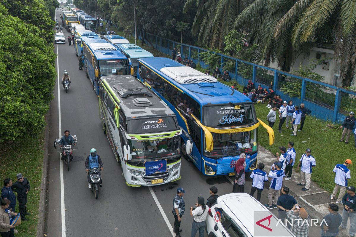 Merayakan buruh, melupakan kata kuli
