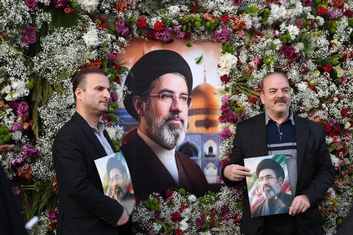 Pejabat Iran ungkap kondisi kesehatan Mojtaba Khamenei "sangat baik"