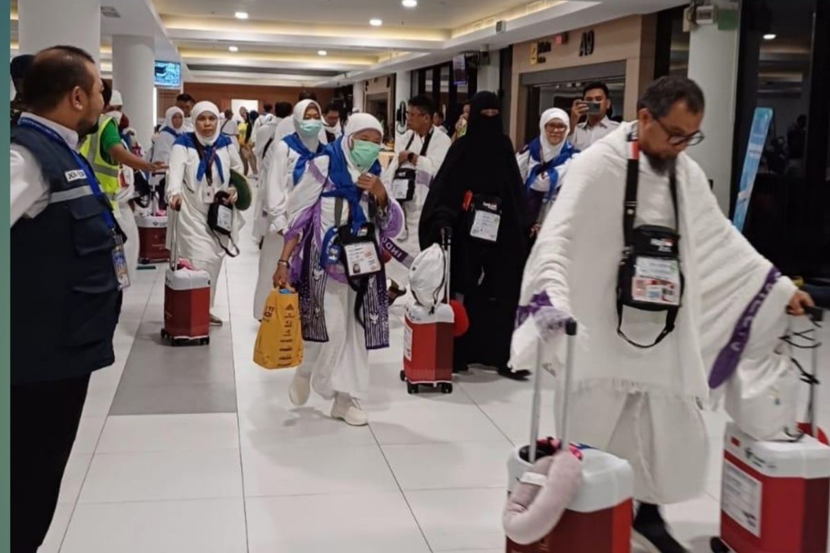 3.051 calon haji asal Riau telah diberangkatkan ke Tanah Suci