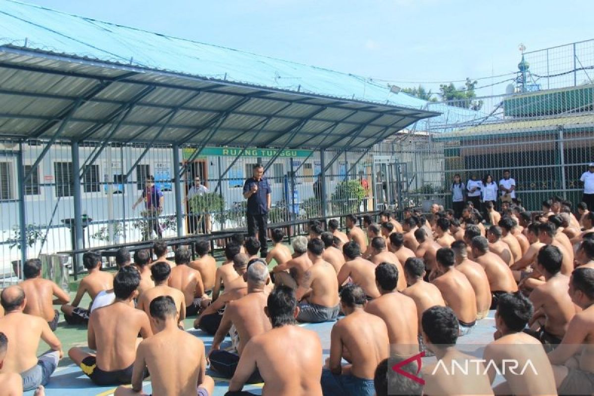 Sehat dan Produktif dari Balik Jeruji: Warga Binaan Lapas Pekanbaru Antusias Ikuti Senam Pagi dan Edukasi Kesehatan Gigi