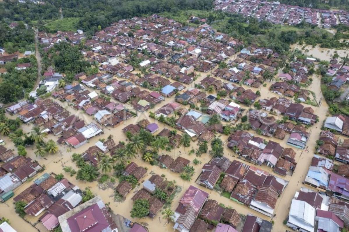 Banjir rendam ratusan rumah di Jambi