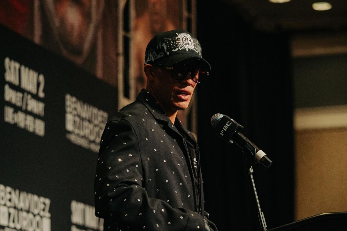 Berkalung sabuk juara WBA-WBO, Benavidez tantang Canelo dan Bivol