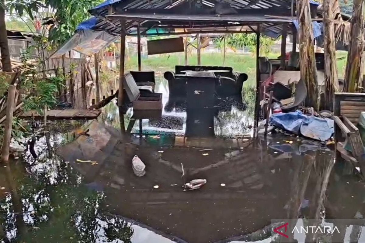 Banjir Imbas Pembangunan Pintu Air di Cengkareng Jakbar, Warga Keluhkan Genangan Tak Surut