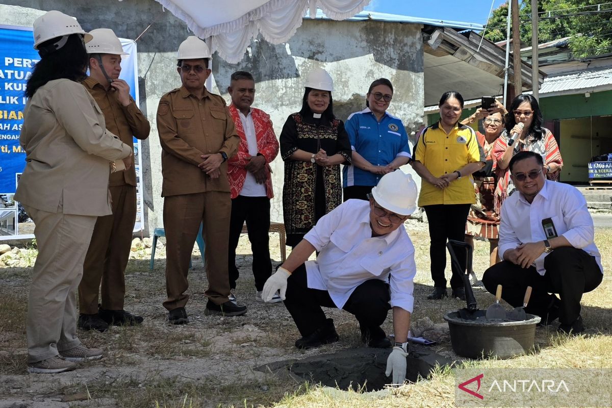 Minister launches school revitalization program in East Nusa Tenggara