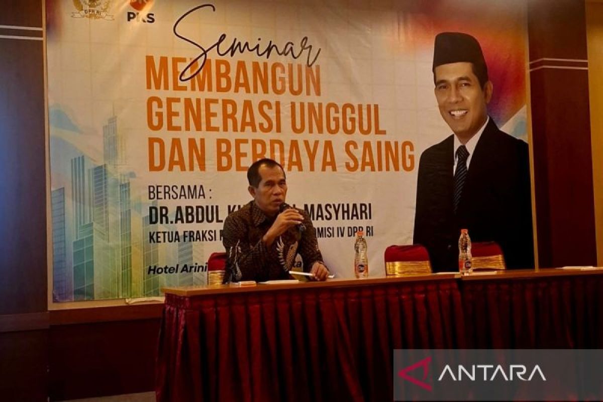 Abdul Kharis sebut Indonesia butuh generasi pintar sekaligus berakhlak